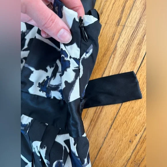 The Limited, black dress, v-neck, tank top, size 6 - Picture 10 of 11